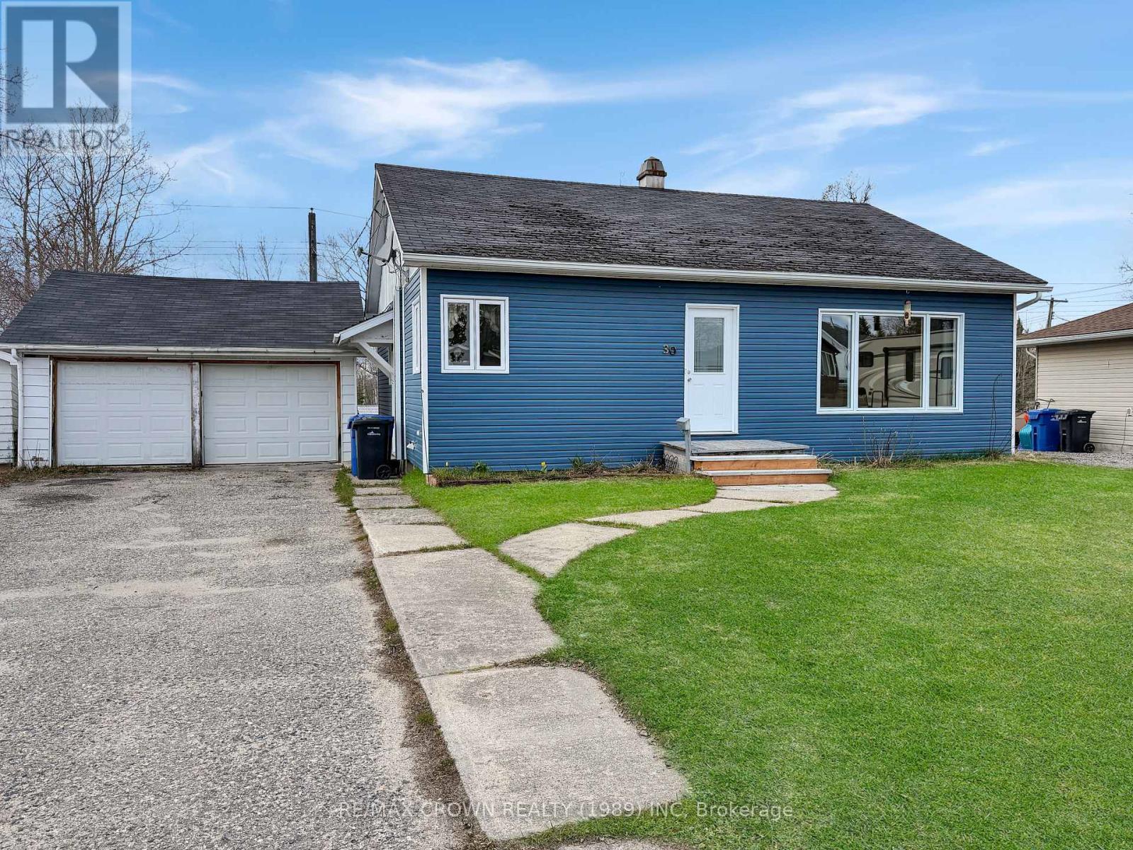 30 PINE CRESCENT, Kapuskasing, Ontario