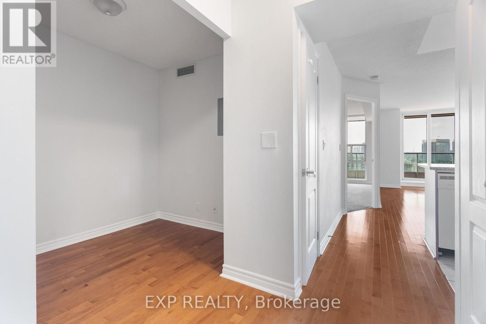 1609 - 1 Elm Drive W, Mississauga, Ontario  L5B 4M1 - Photo 5 - W13126104