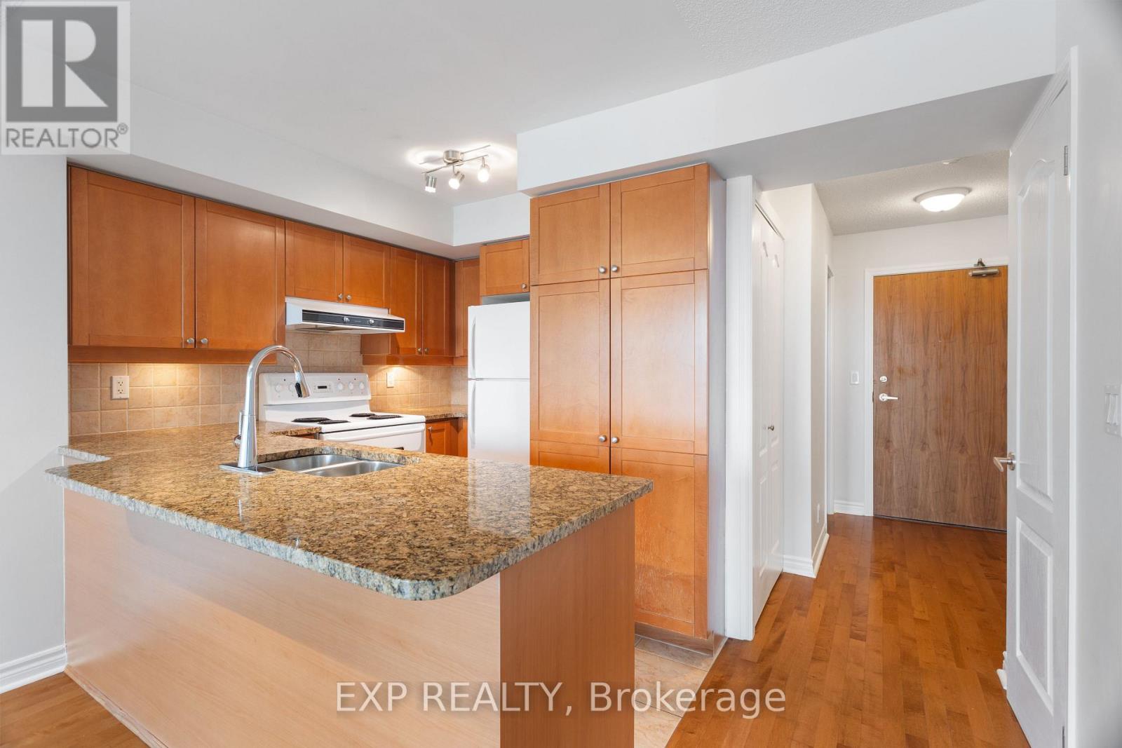 1609 - 1 Elm Drive W, Mississauga, Ontario  L5B 4M1 - Photo 9 - W13126104