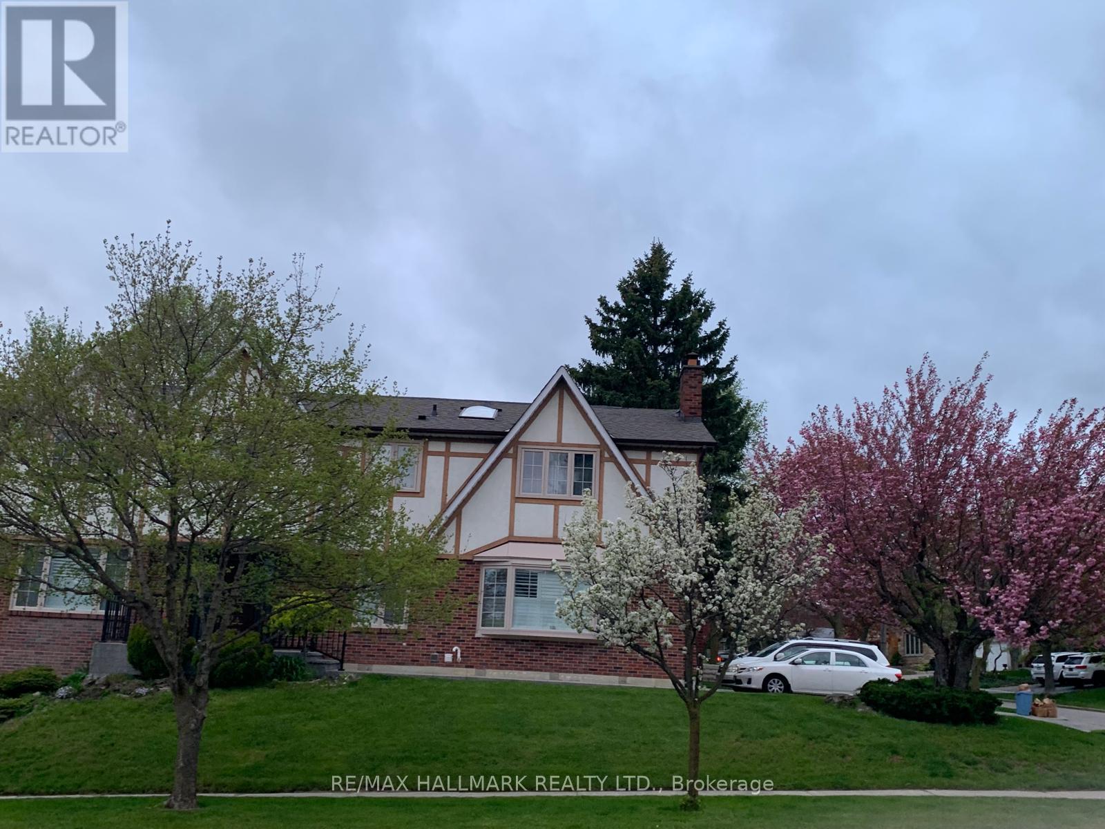 2 Butterfield Drive, Toronto, Ontario  M3A 2L8 - Photo 2 - C12990832
