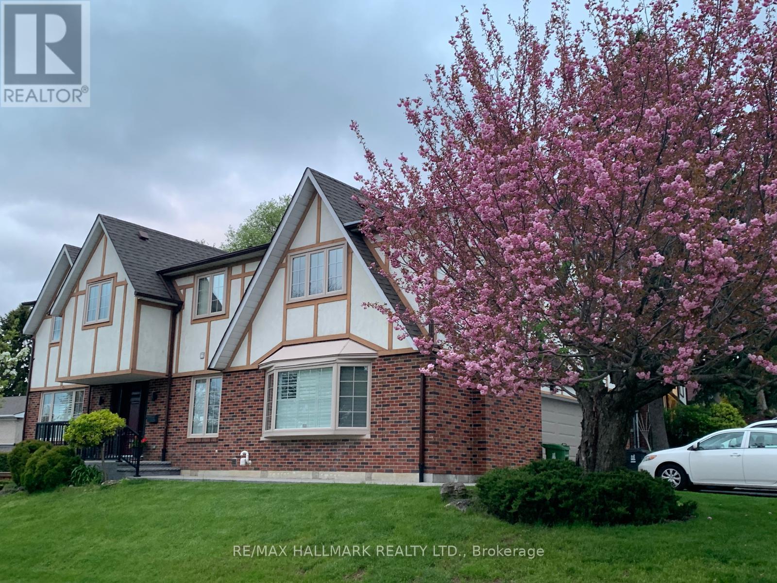 2 BUTTERFIELD DRIVE, Toronto, Ontario