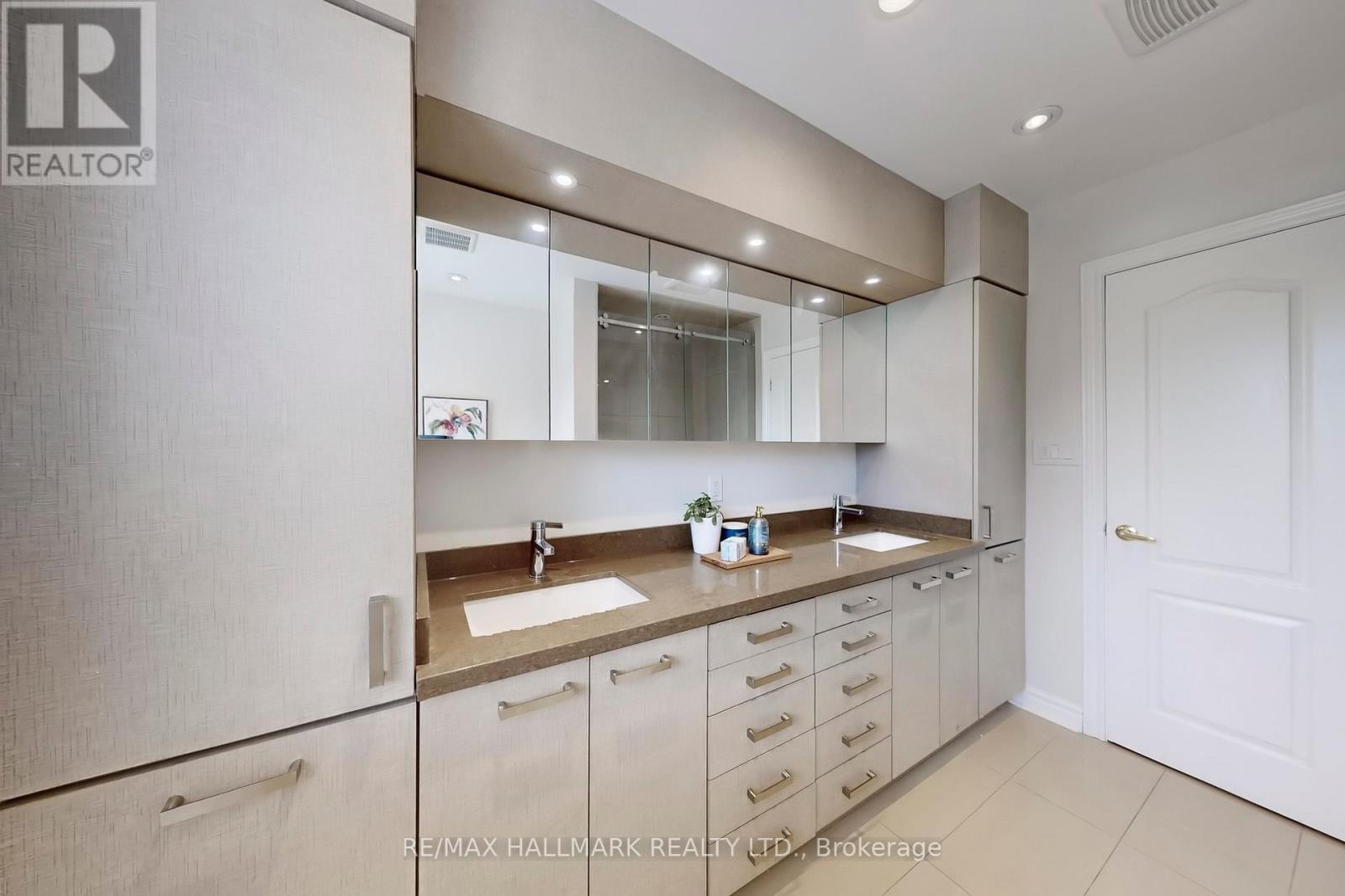 2 Butterfield Drive, Toronto, Ontario  M3A 2L8 - Photo 26 - C12990832