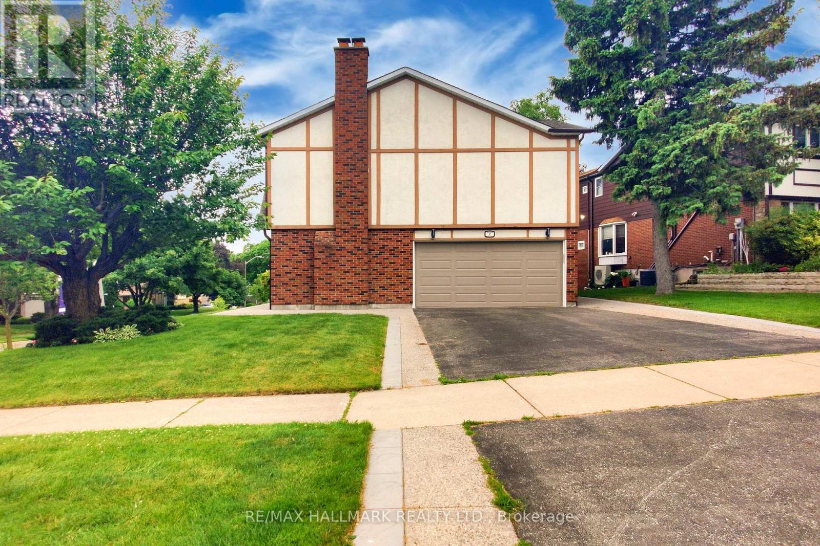 2 Butterfield Drive, Toronto, Ontario  M3A 2L8 - Photo 4 - C12990832