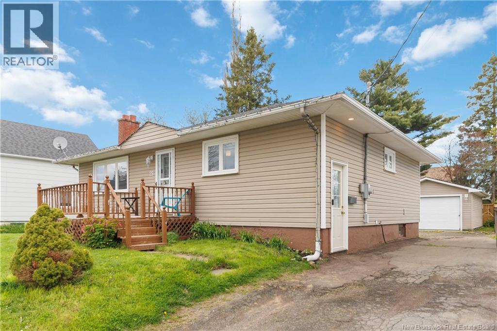 29 Eighth Street, Moncton, New Brunswick  E1E 3E6 - Photo 1 - NB139186