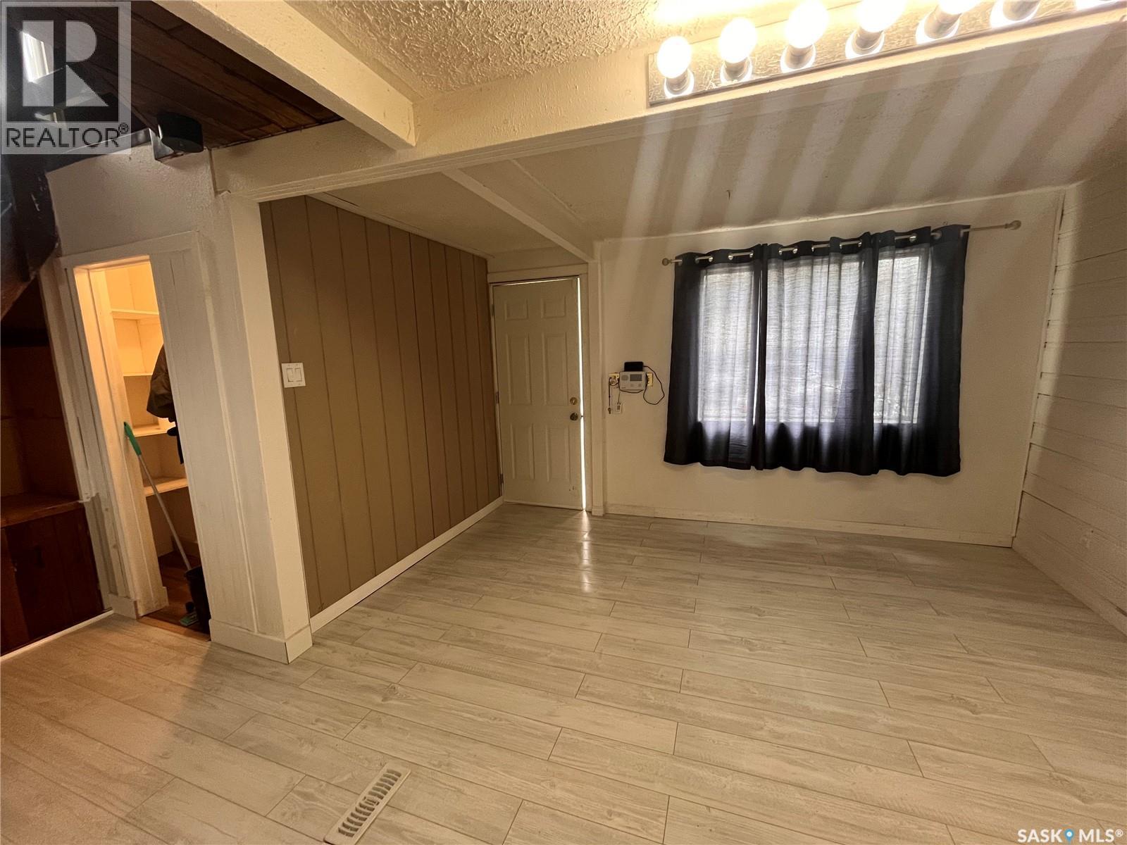 701 I Avenue N, Saskatoon, Saskatchewan  S7L 2H1 - Photo 10 - SK035804