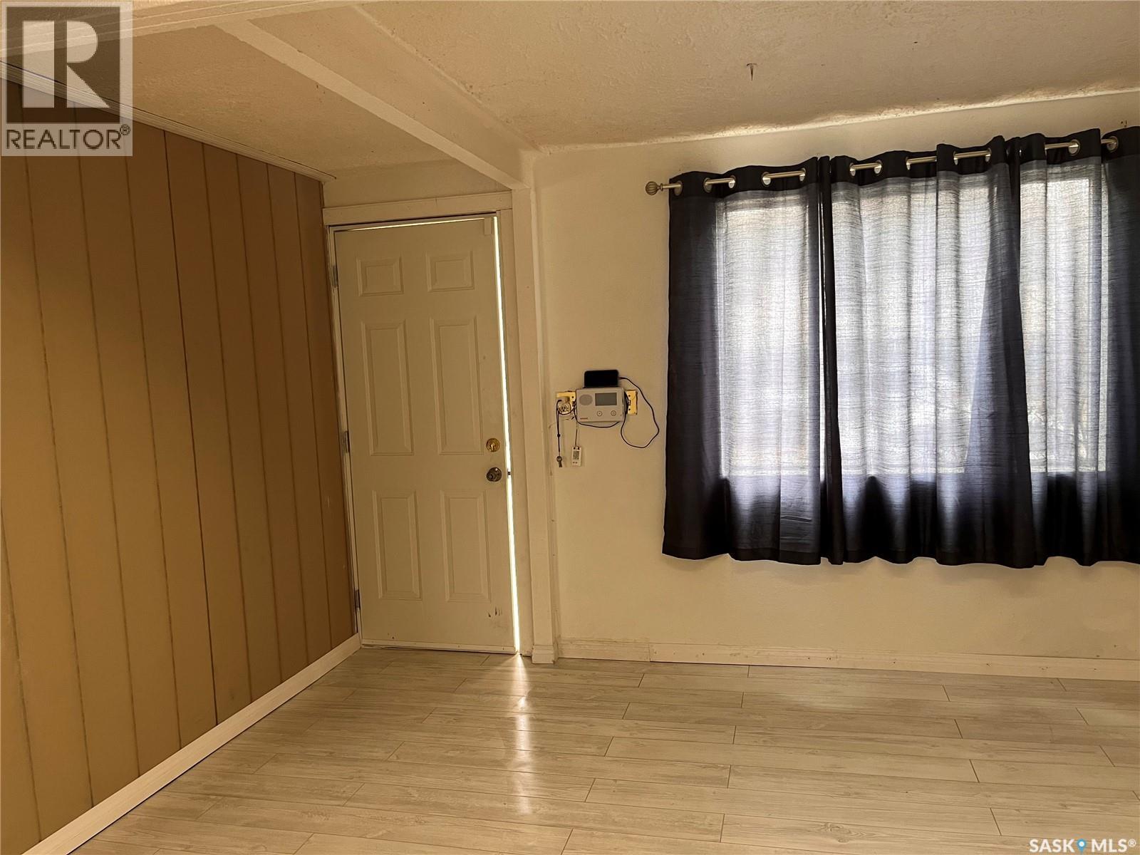 701 I Avenue N, Saskatoon, Saskatchewan  S7L 2H1 - Photo 9 - SK035804