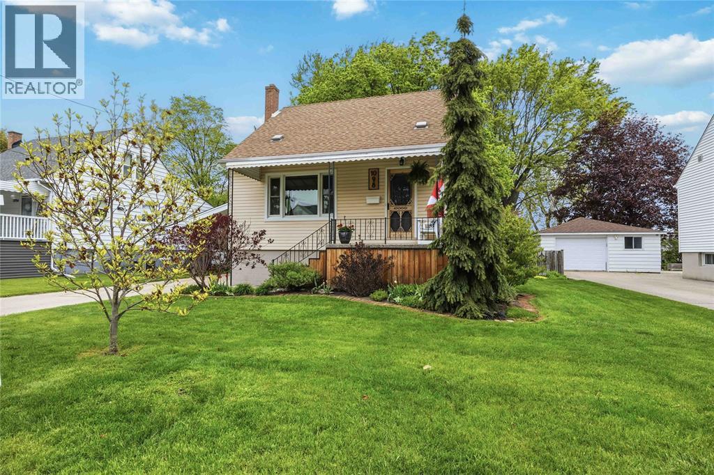 1098 WILLA DRIVE, Sarnia, Ontario