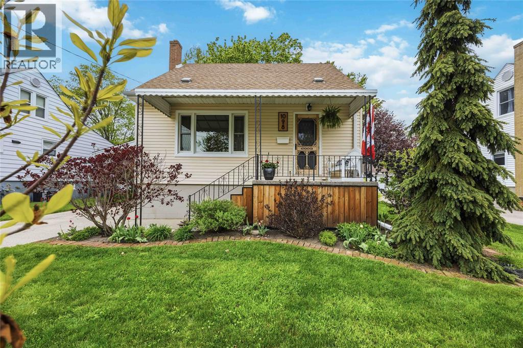 1098 Willa Drive, Sarnia, Ontario  N7S 1T2 - Photo 3 - 26011101