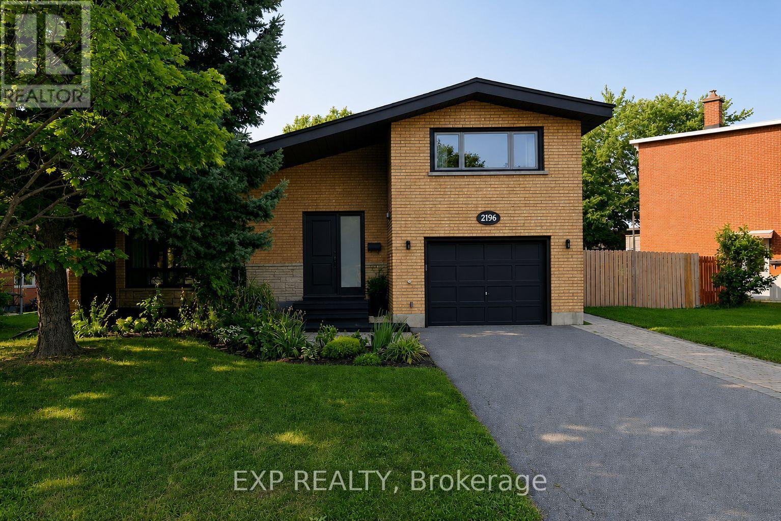 2196 PLESSER STREET, Ottawa, Ontario