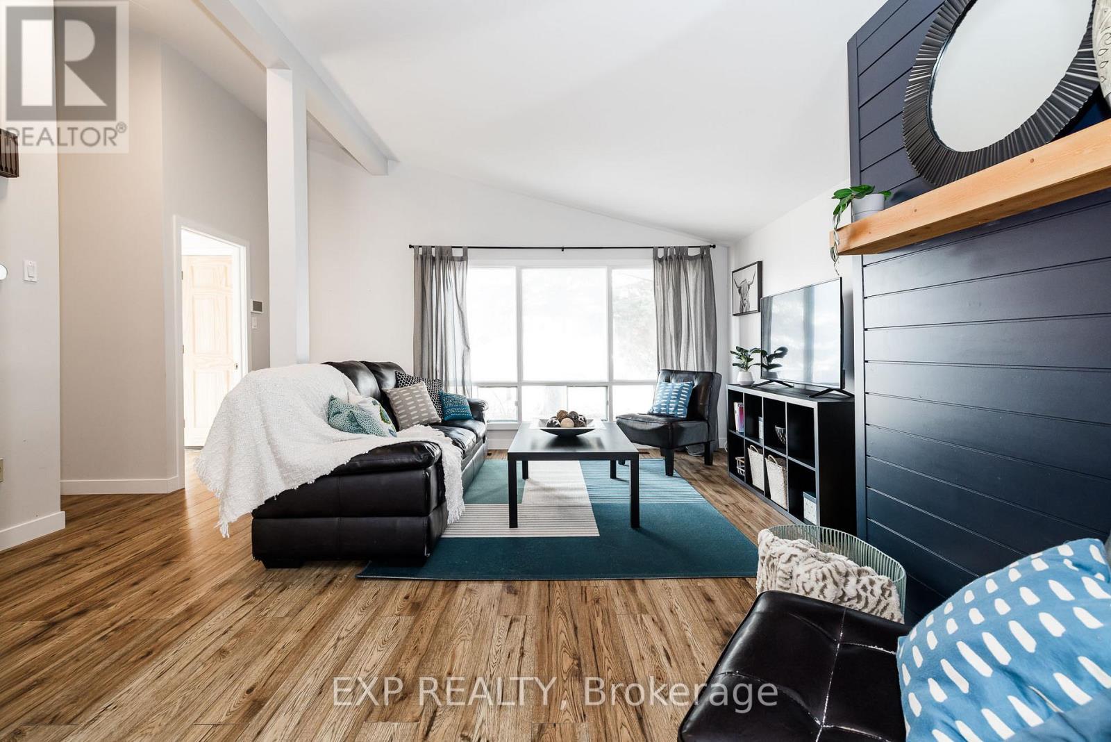 2196 Plesser Street, Ottawa, Ontario  K1G 2X3 - Photo 2 - X13126168