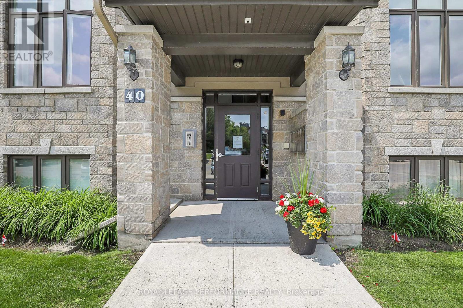 2 - 40 Prestige Circle, Ottawa, Ontario  K4A 0W9 - Photo 2 - X13126188