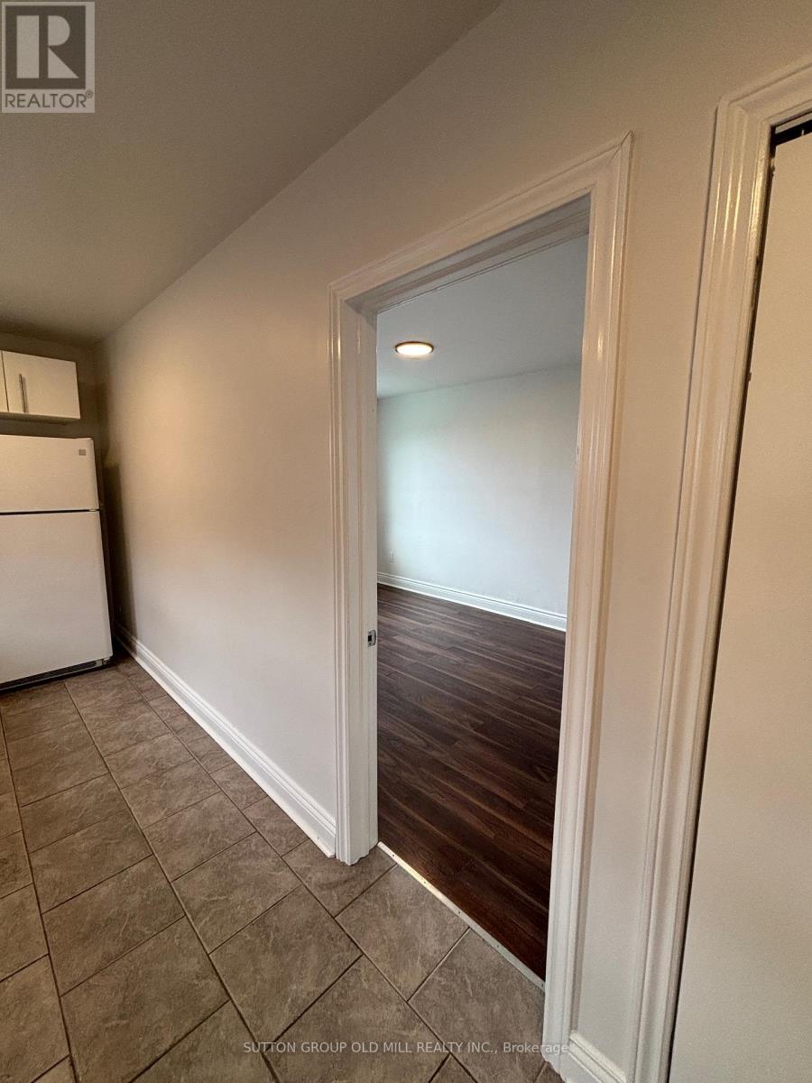 Upper - 85a Evans Avenue, Toronto, Ontario  M8Z 1H7 - Photo 22 - W13126180