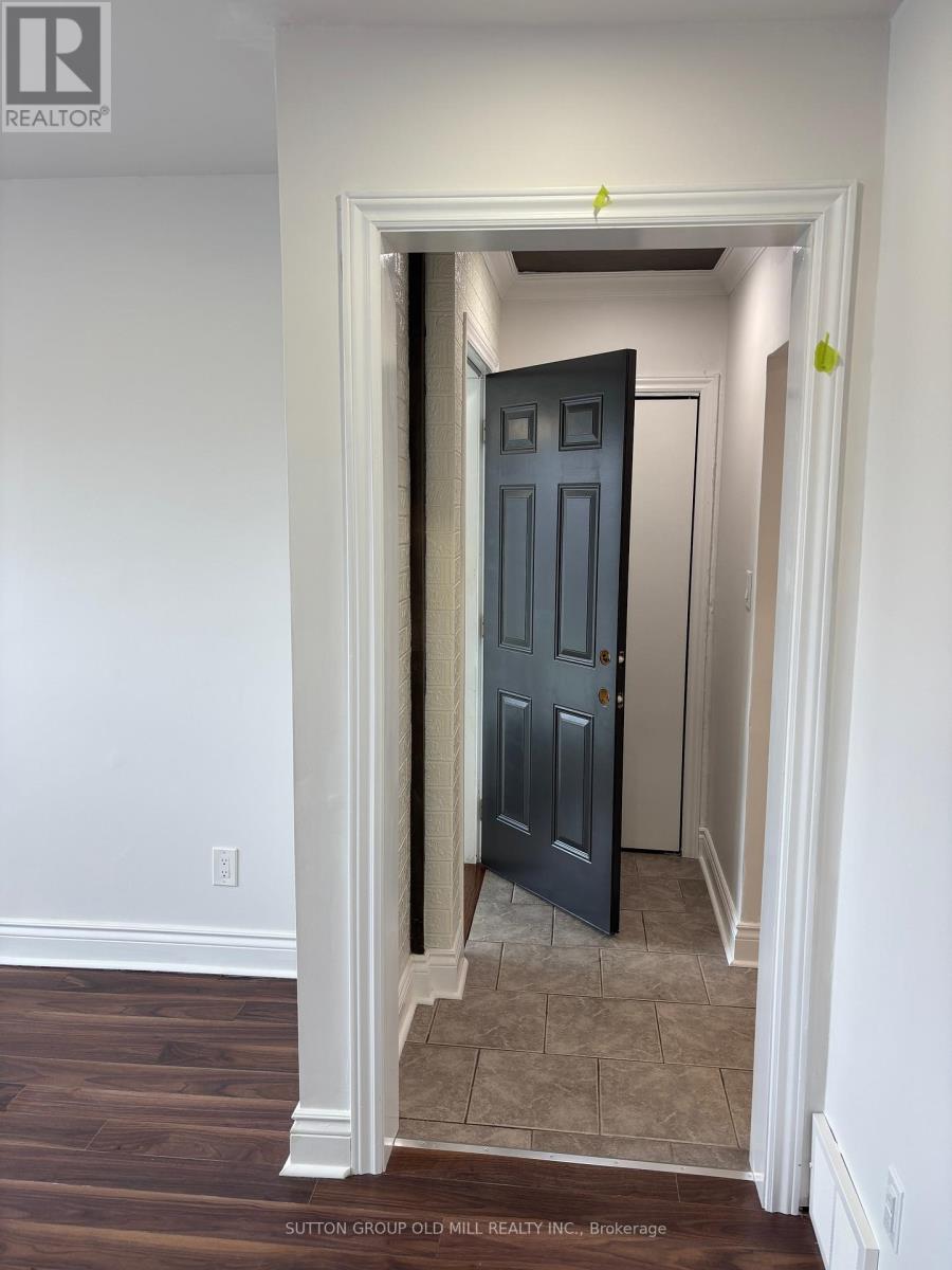 Upper - 85a Evans Avenue, Toronto, Ontario  M8Z 1H7 - Photo 4 - W13126180