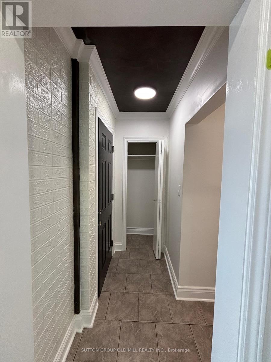 Upper - 85a Evans Avenue, Toronto, Ontario  M8Z 1H7 - Photo 5 - W13126180