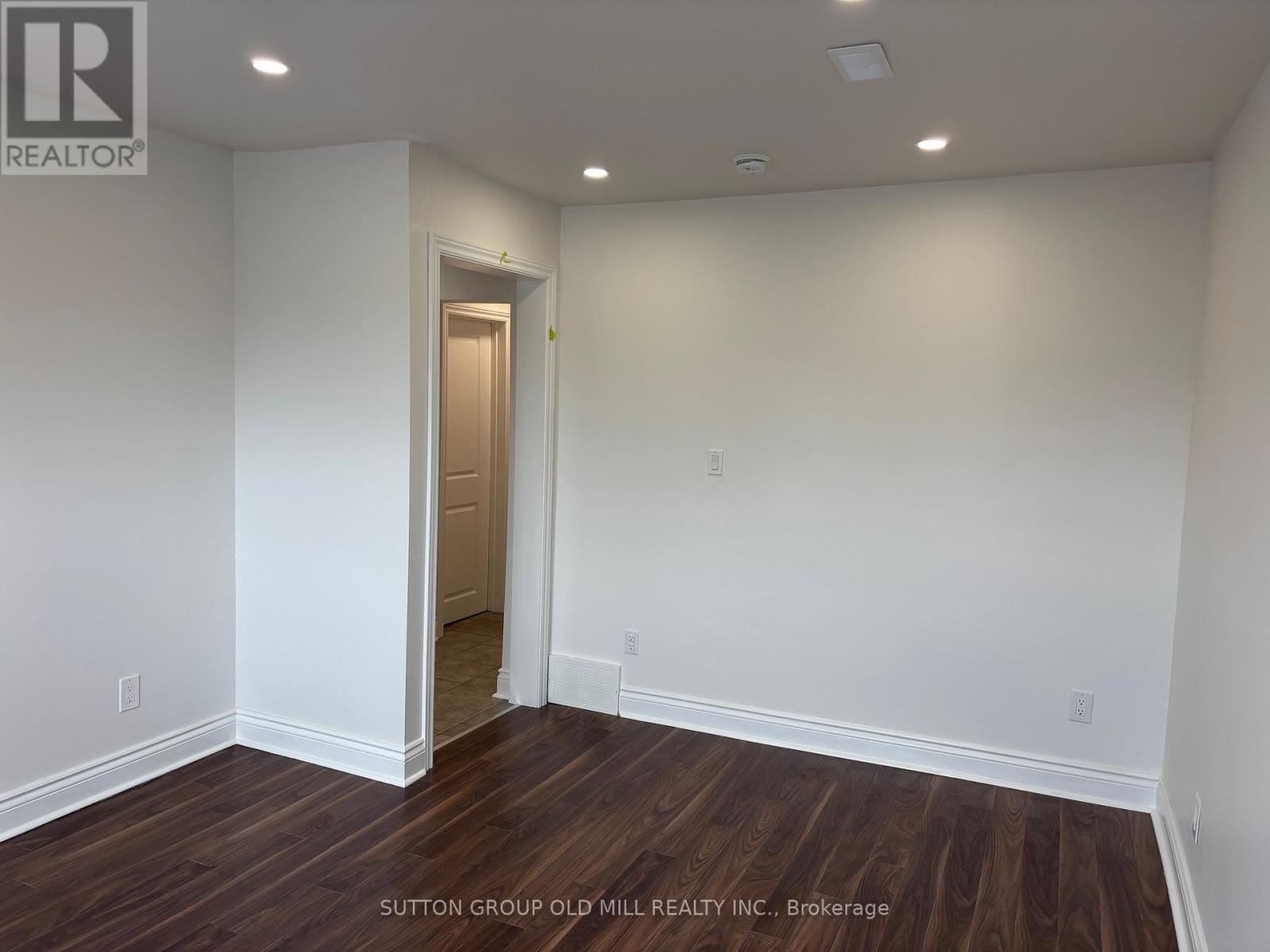 Upper - 85a Evans Avenue, Toronto, Ontario  M8Z 1H7 - Photo 6 - W13126180