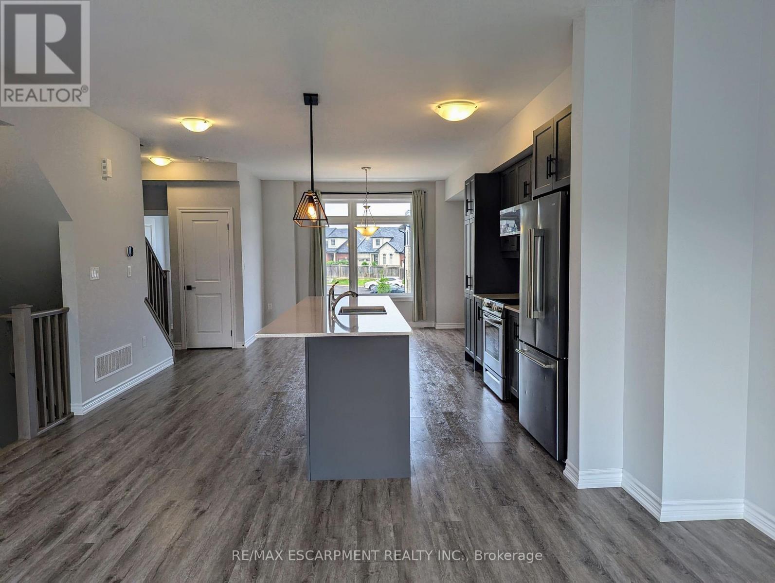 54 Cadwell Lane, Hamilton, Ontario  L9C 0E8 - Photo 4 - X13126178