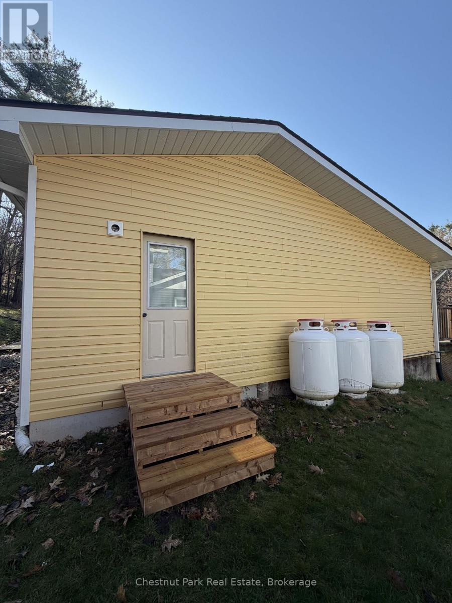 12 Ferndale Road, Muskoka Lakes, Ontario  P0B 1J0 - Photo 28 - X12791544