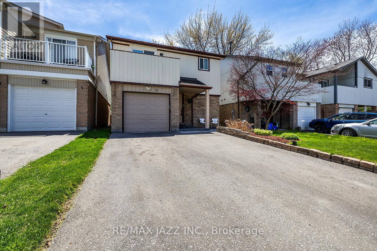 15 GRAHAM COURT, Whitby, Ontario