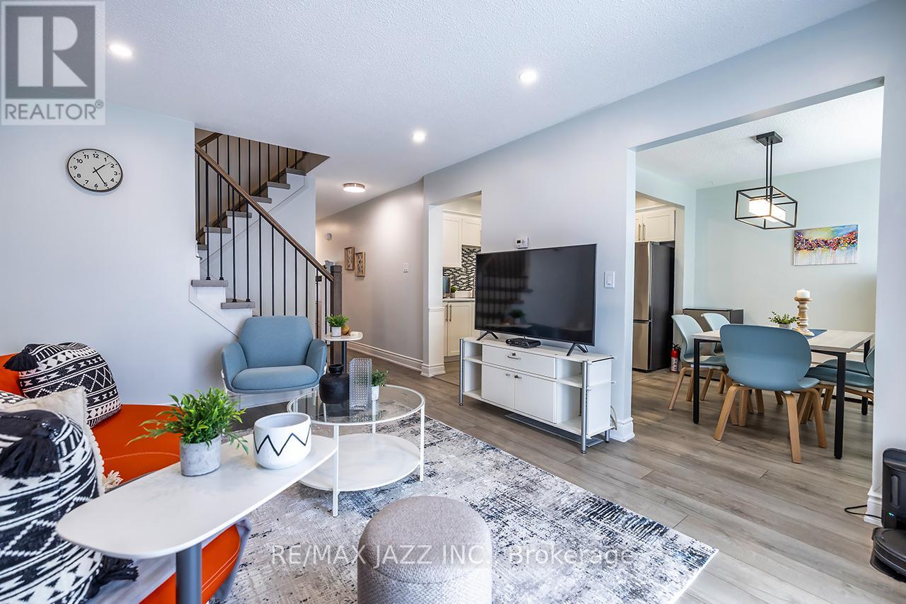 15 Graham Court, Whitby, Ontario  L1N 6E1 - Photo 11 - E13126244