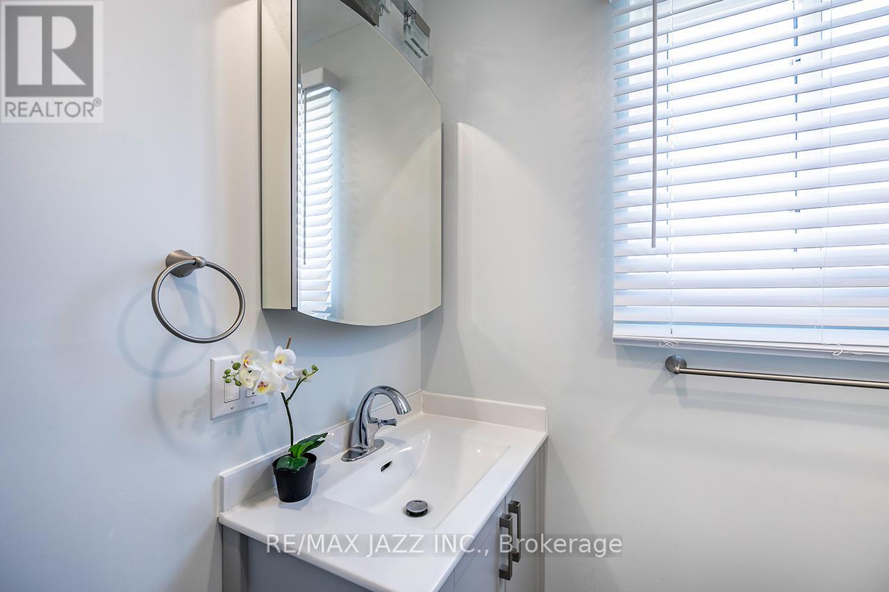 15 Graham Court, Whitby, Ontario  L1N 6E1 - Photo 26 - E13126244