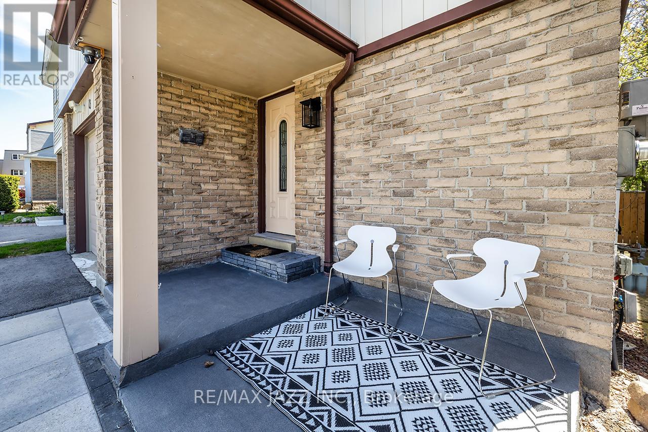 15 Graham Court, Whitby, Ontario  L1N 6E1 - Photo 4 - E13126244