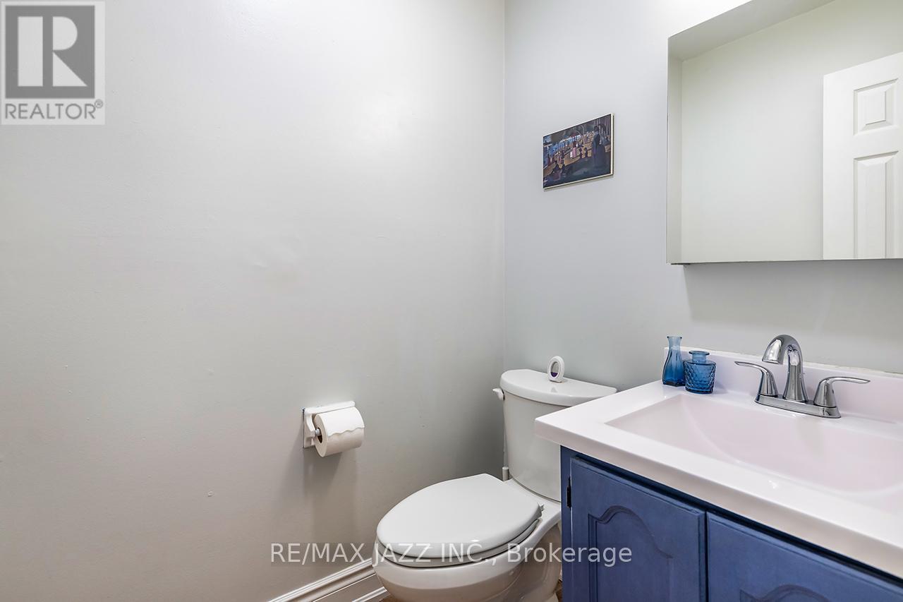 15 Graham Court, Whitby, Ontario  L1N 6E1 - Photo 6 - E13126244