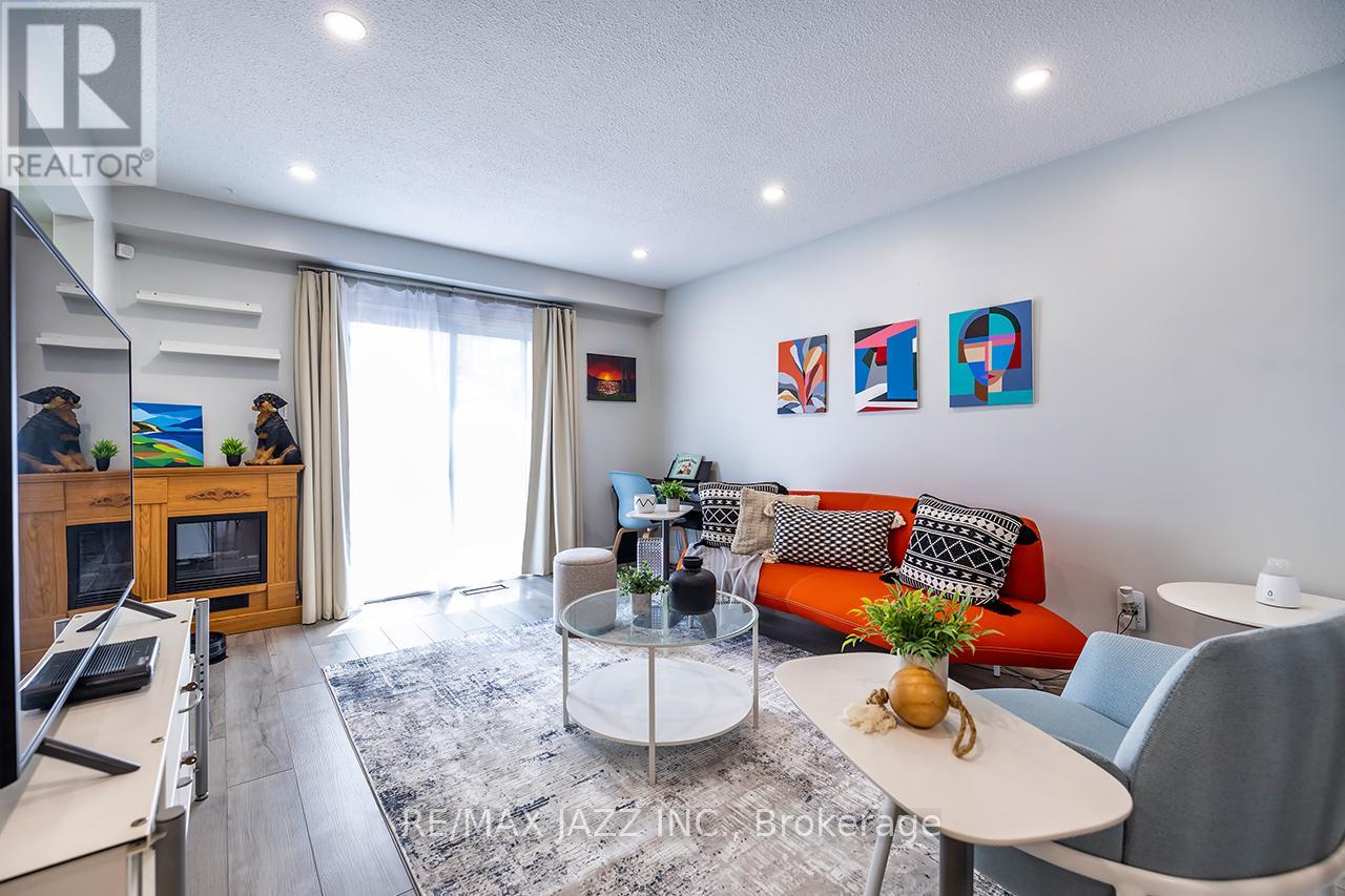 15 Graham Court, Whitby, Ontario  L1N 6E1 - Photo 8 - E13126244