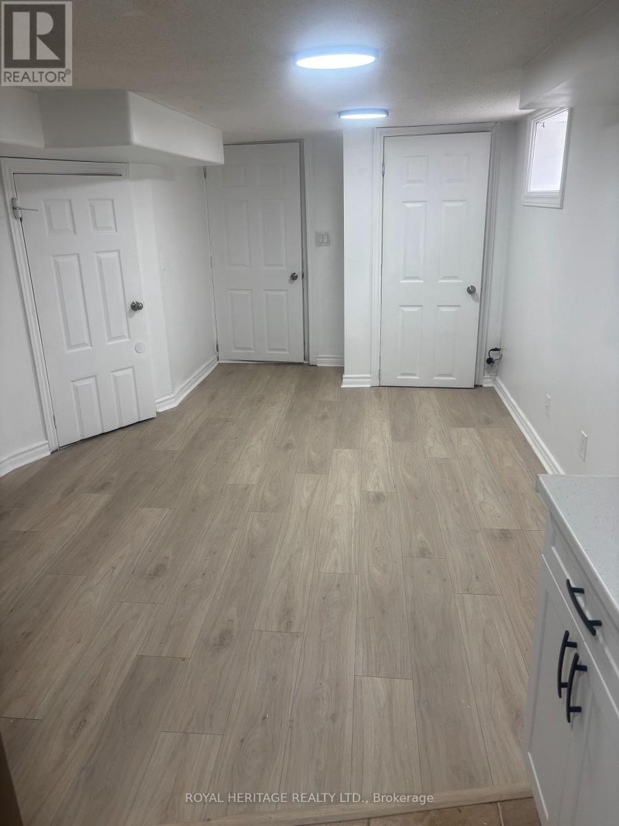 93 Park Rd S, Oshawa, Ontario  L1J 4G7 - Photo 5 - E13126348