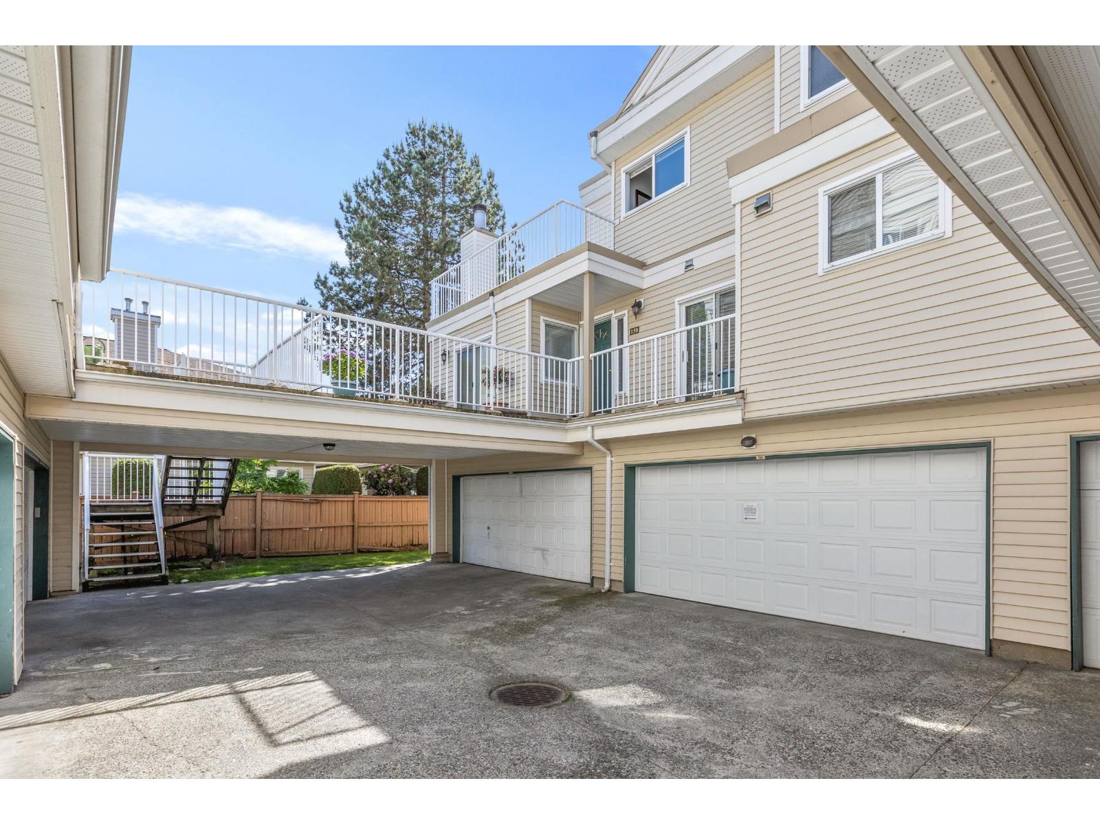 158 10077 156 Street, Surrey, British Columbia  V3R 4L6 - Photo 2 - R3123354