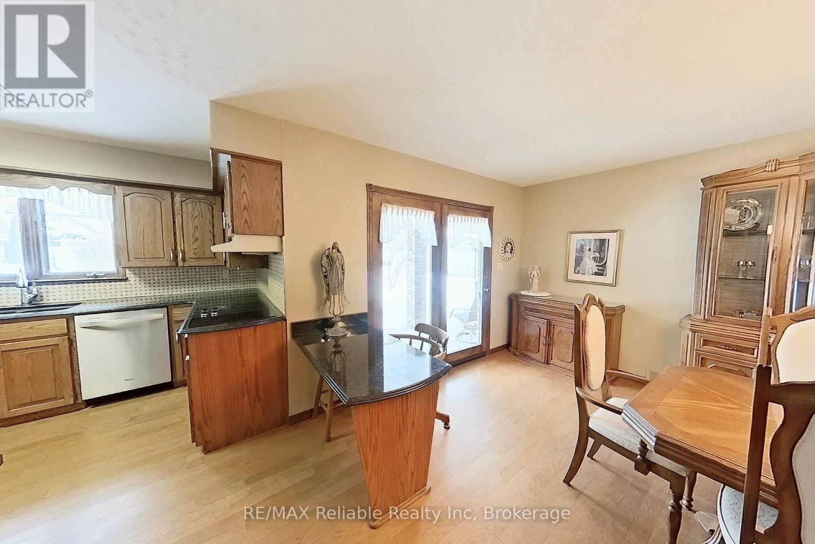 67 Rattenbury Street W, Central Huron, Ontario  N0M 1L0 - Photo 10 - X13126380