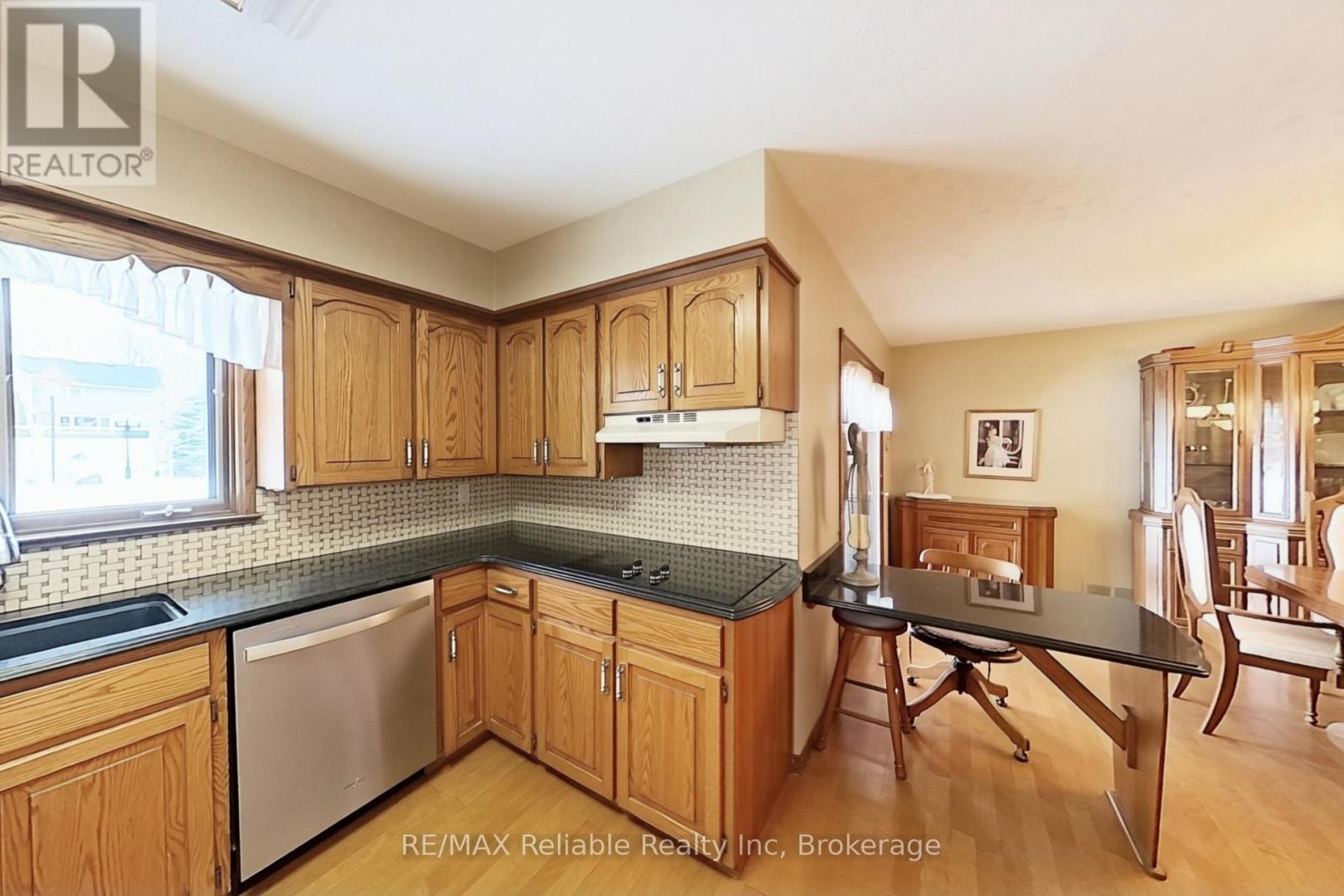 67 Rattenbury Street W, Central Huron, Ontario  N0M 1L0 - Photo 11 - X13126380