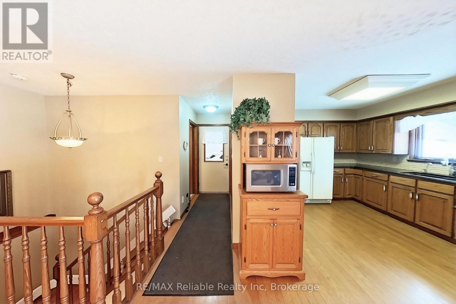 67 Rattenbury Street W, Central Huron, Ontario  N0M 1L0 - Photo 13 - X13126380