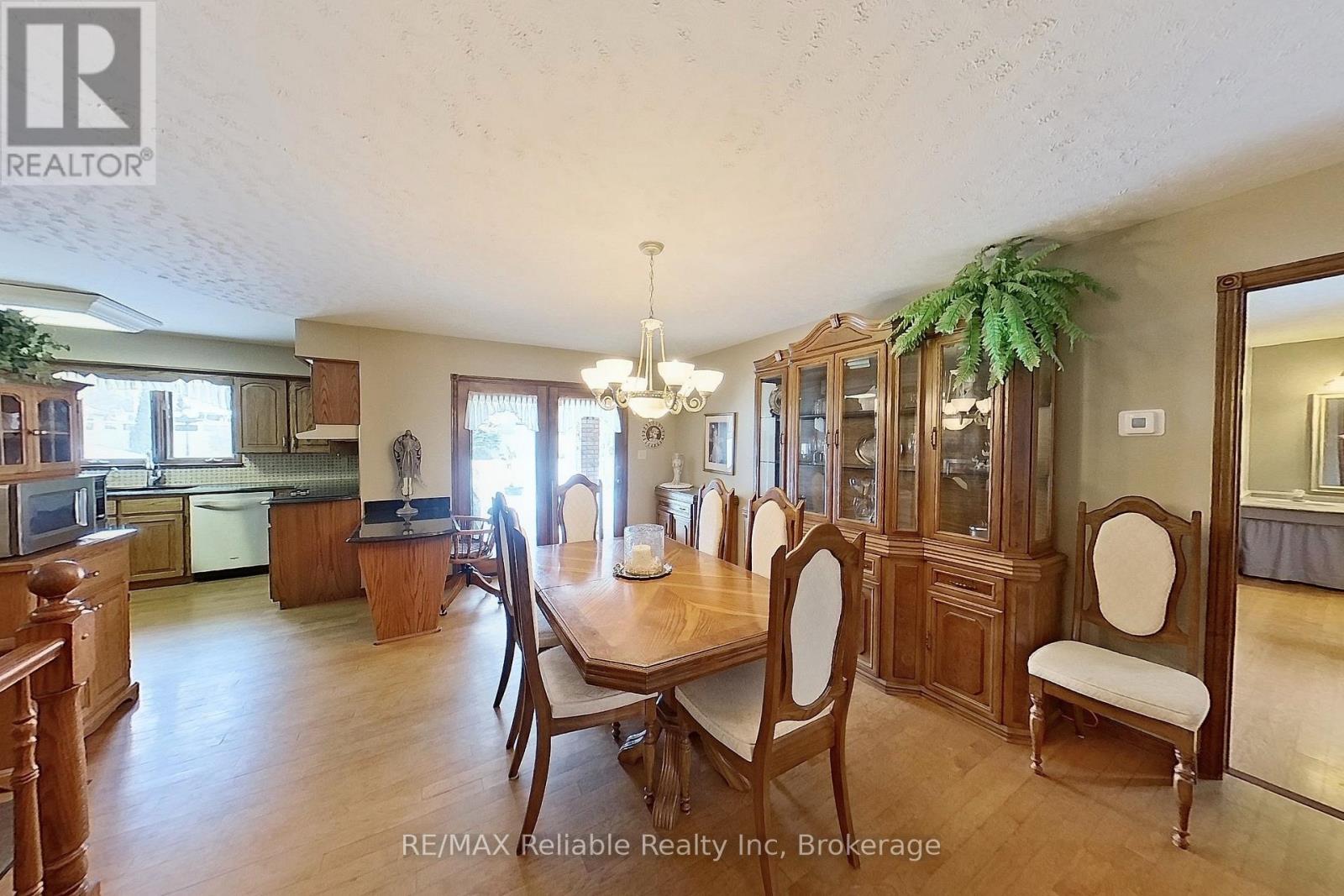 67 Rattenbury Street W, Central Huron, Ontario  N0M 1L0 - Photo 8 - X13126380
