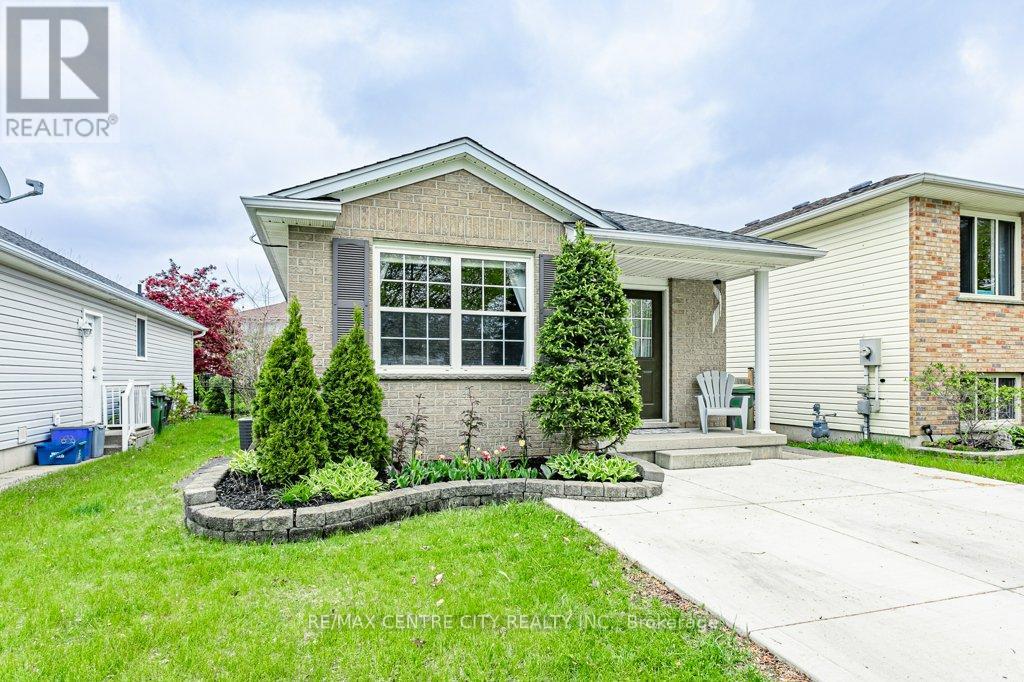 74 Juno Drive, St. Thomas, Ontario  N5R 6E9 - Photo 3 - X13126240