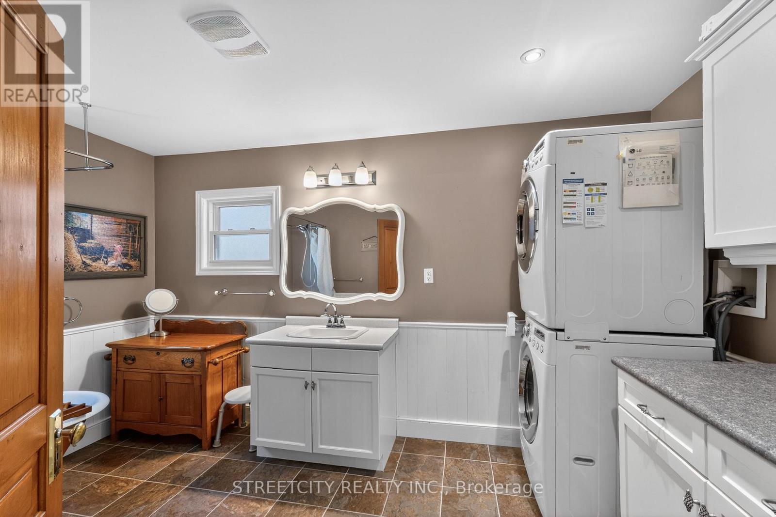 24 Centre Street, St. Thomas, Ontario  N5R 2Z2 - Photo 21 - X13126242