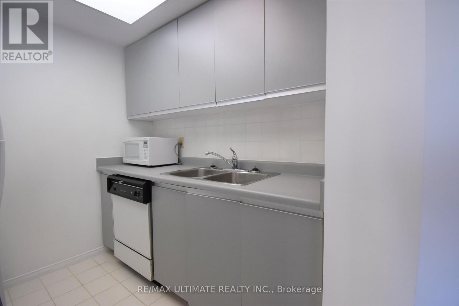 1503 - 99 Harbour Square, Toronto, Ontario  M5J 2H2 - Photo 12 - C13126262