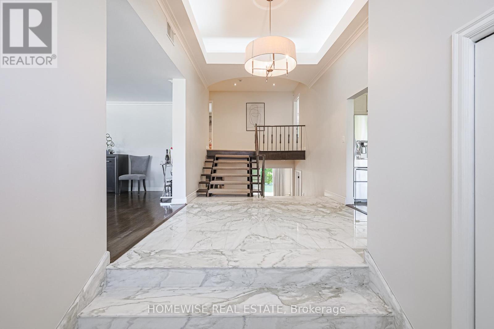 21 Bayhampton Court, Toronto, Ontario  M3H 5L5 - Photo 3 - C13126376