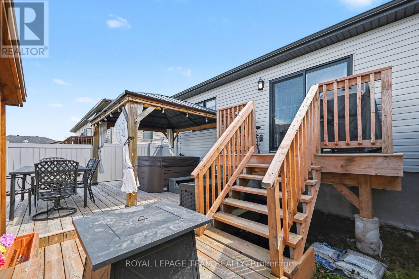 442 Arora Crescent, North Dundas, Ontario  K0C 2K0 - Photo 3 - X13126310