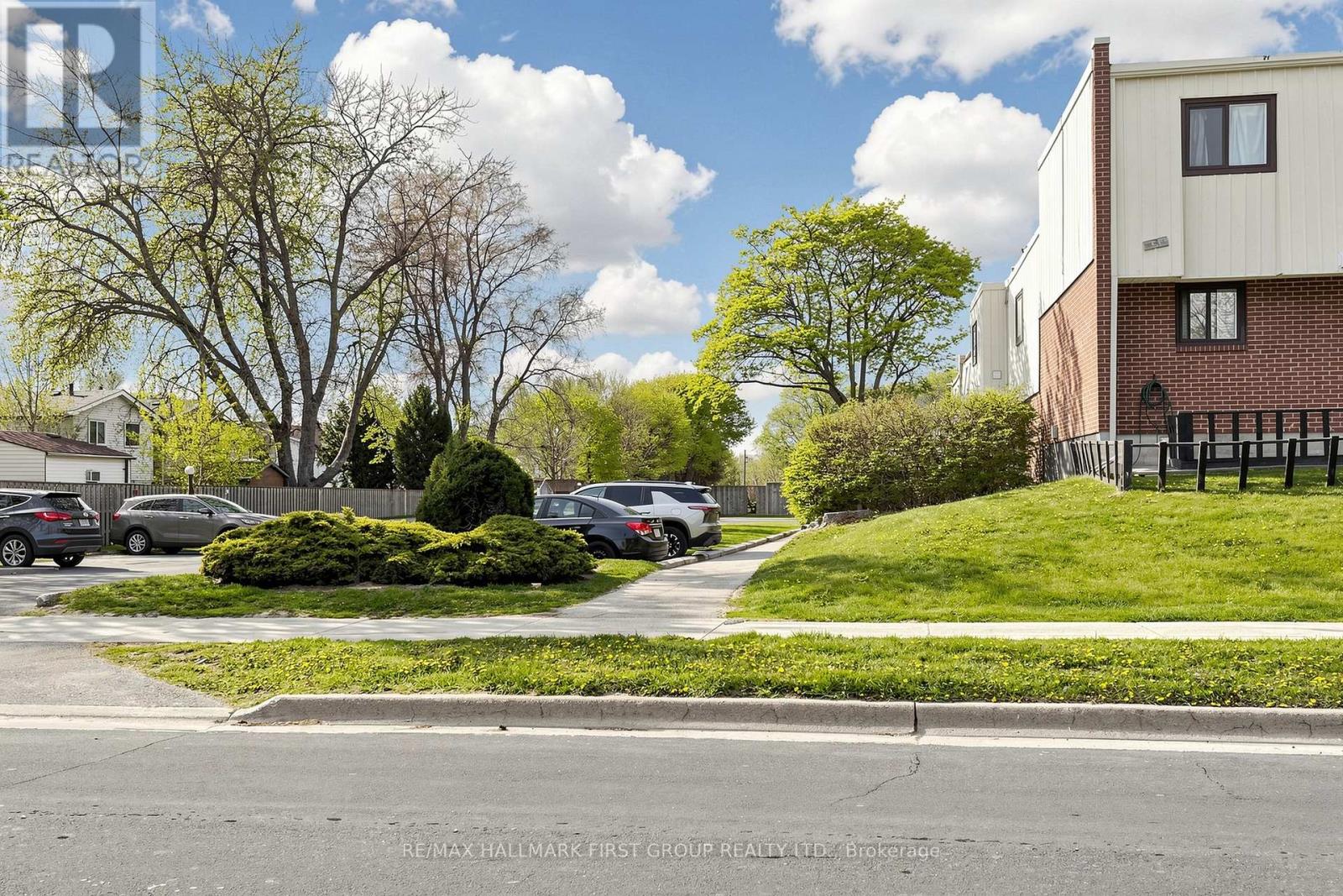 70 - 1100 Oxford Street, Oshawa, Ontario L1J 6G4 - Photo 2 - E13126294