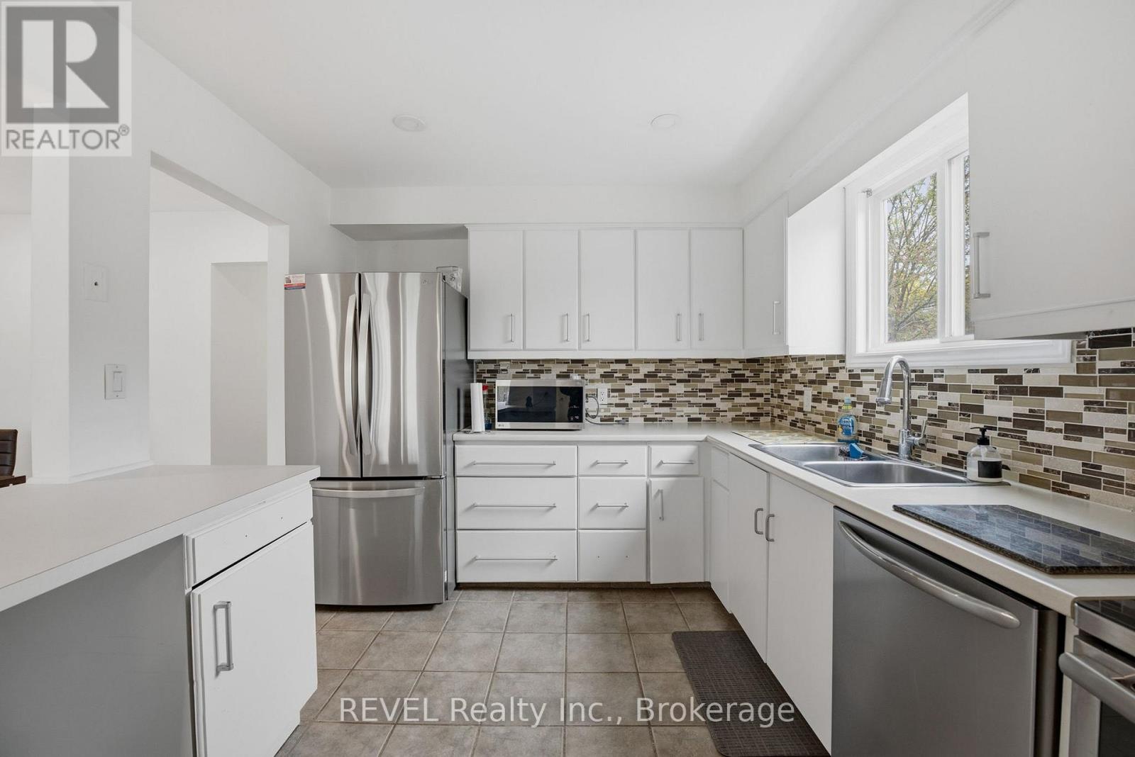 14 Deborah Court, St. Catharines, Ontario  L2P 3R6 - Photo 4 - X13126284