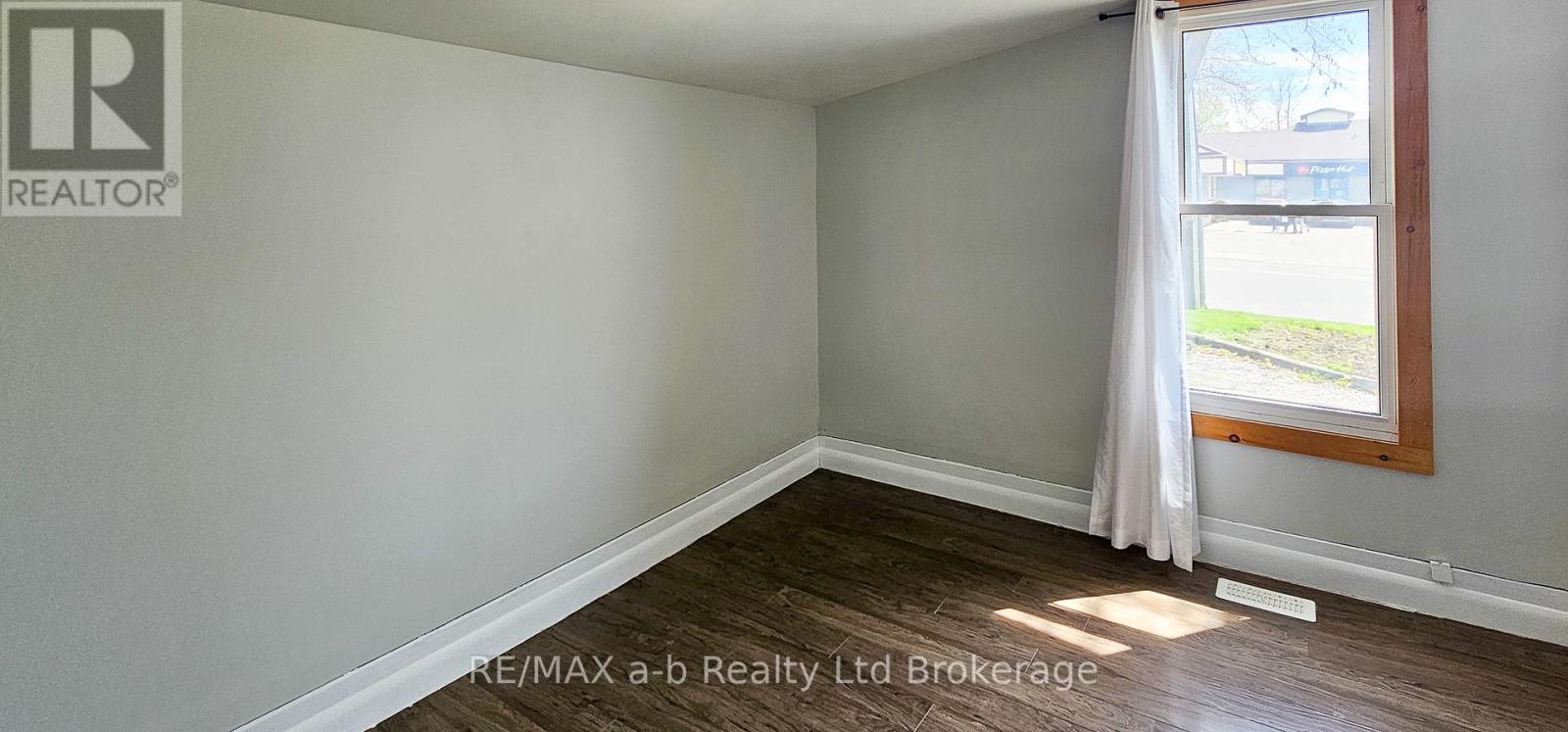 311 Talbot Street W, Aylmer, Ontario  N5H 1K3 - Photo 3 - X13126290