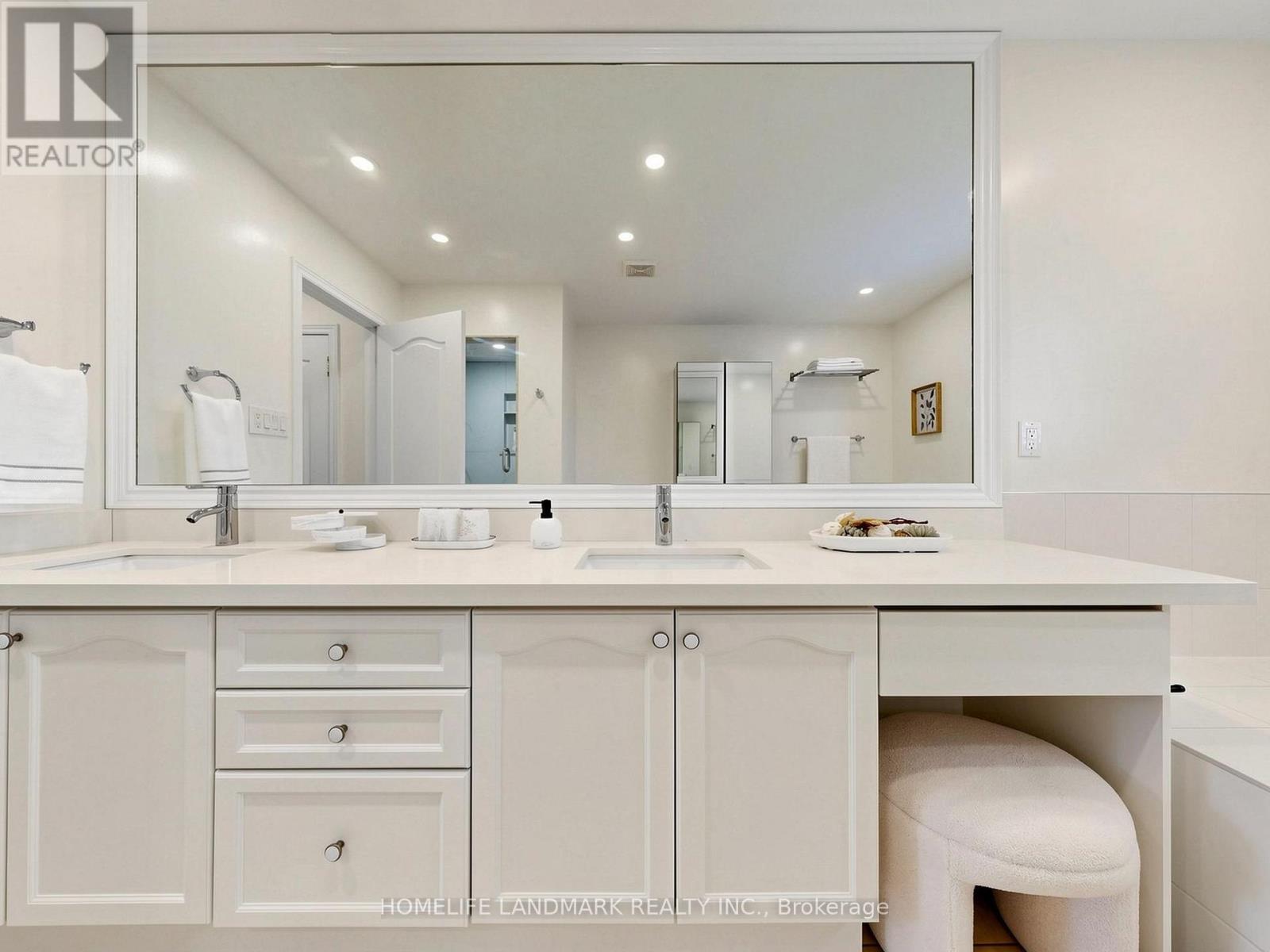 8 Ivory Silk Drive, Markham, Ontario  L6C 0G8 - Photo 21 - N13126298