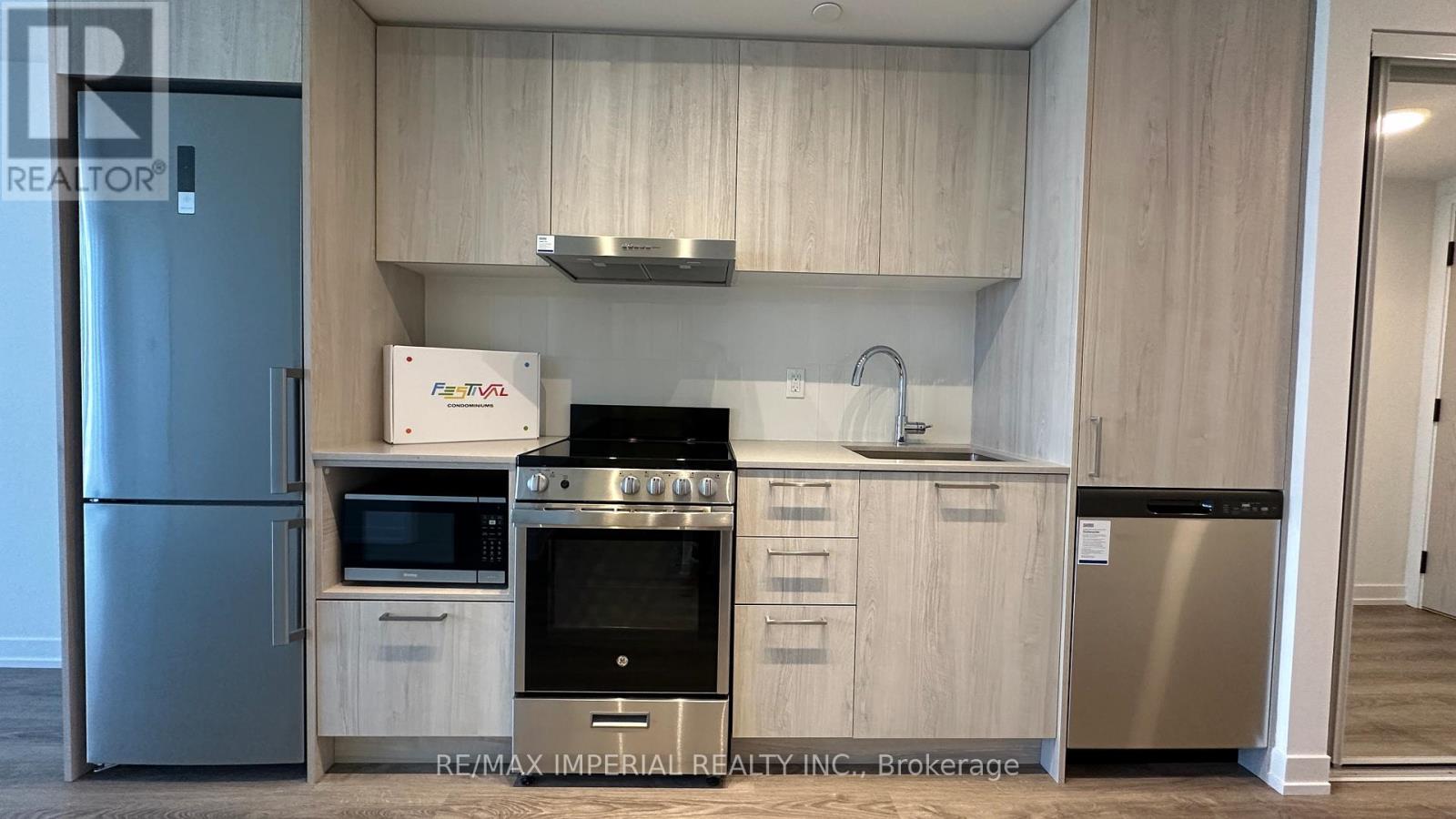 1601 - 195 Commerce Street, Vaughan, Ontario  L4K 0P9 - Photo 5 - N13126324