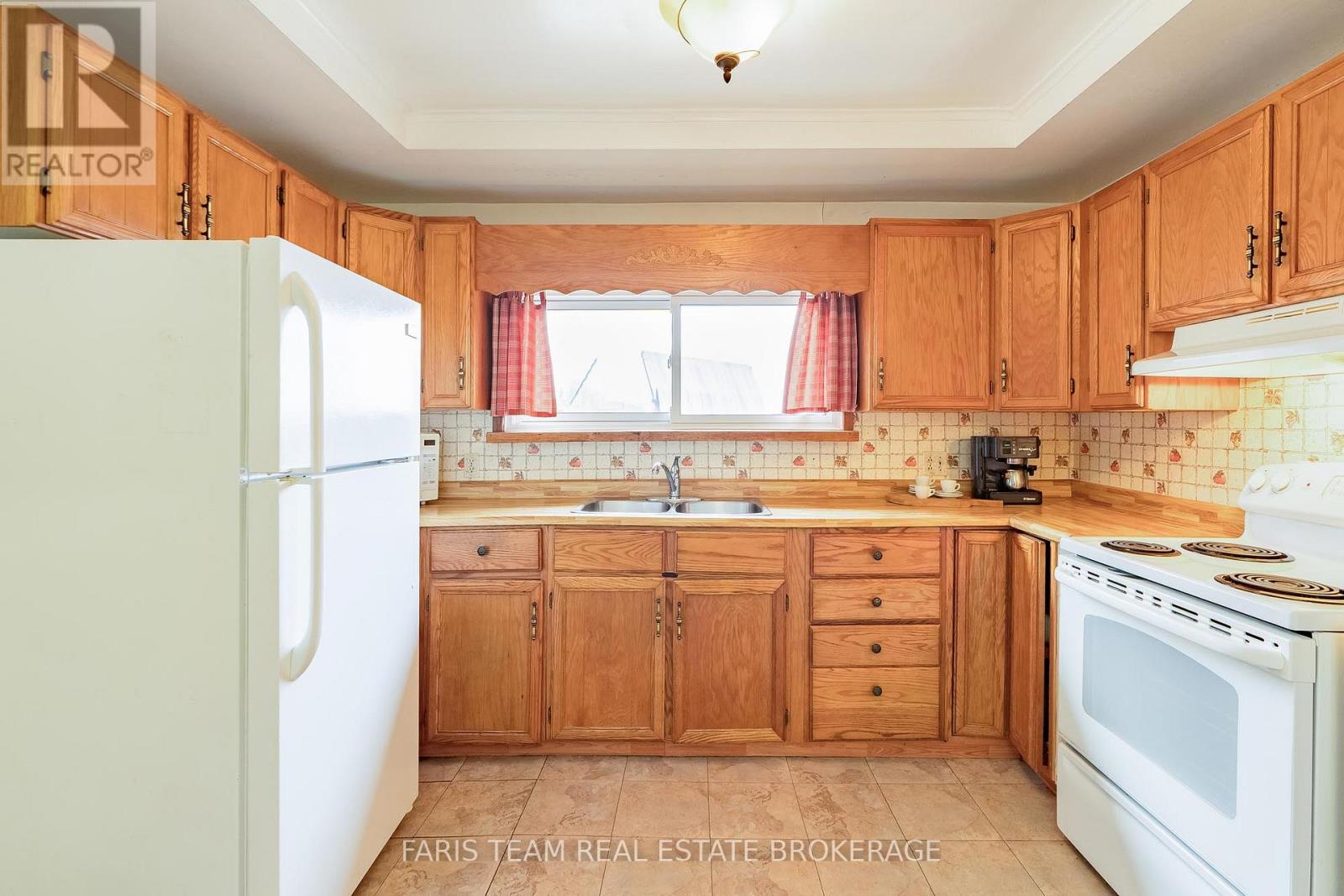 148 Hoyt Avenue, Tay (Victoria Harbour), Ontario  L0K 2A0 - Photo 7 - S13126260