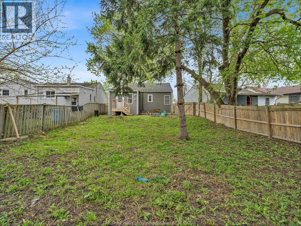 3422 Barrymore, Windsor, Ontario  N9C 1V1 - Photo 19 - 26011105