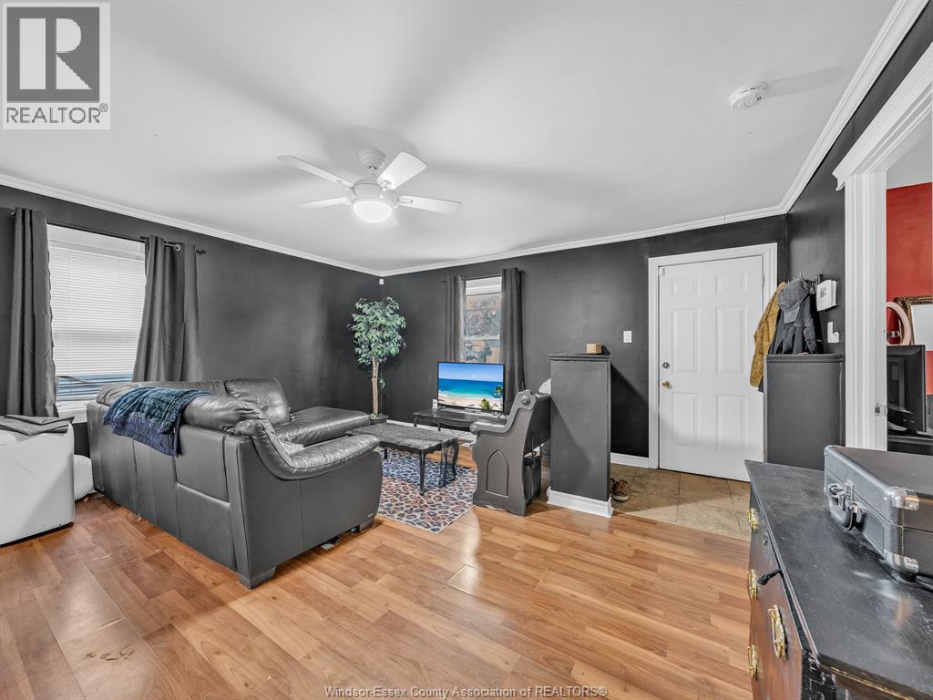 3422 Barrymore, Windsor, Ontario  N9C 1V1 - Photo 4 - 26011105