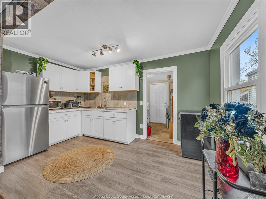 3422 Barrymore, Windsor, Ontario  N9C 1V1 - Photo 8 - 26011105