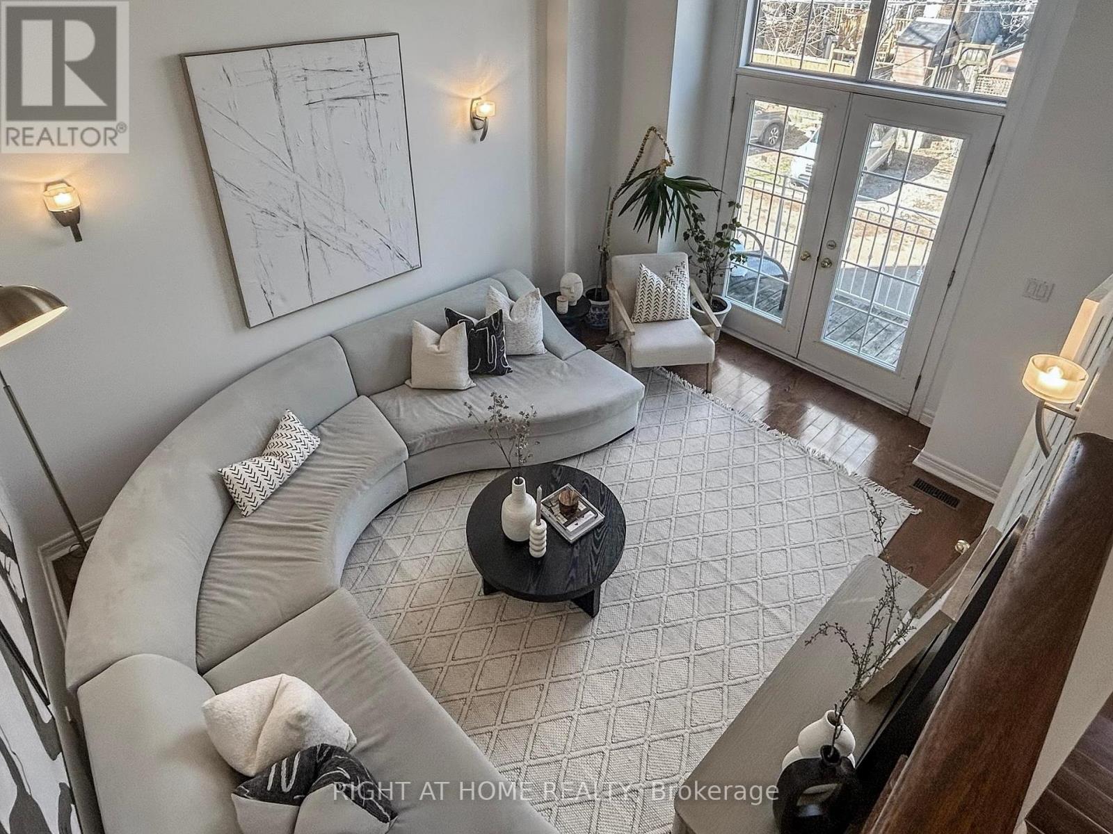 1021 Craven Road, Toronto, Ontario  M4J 4V7 - Photo 7 - E13025460