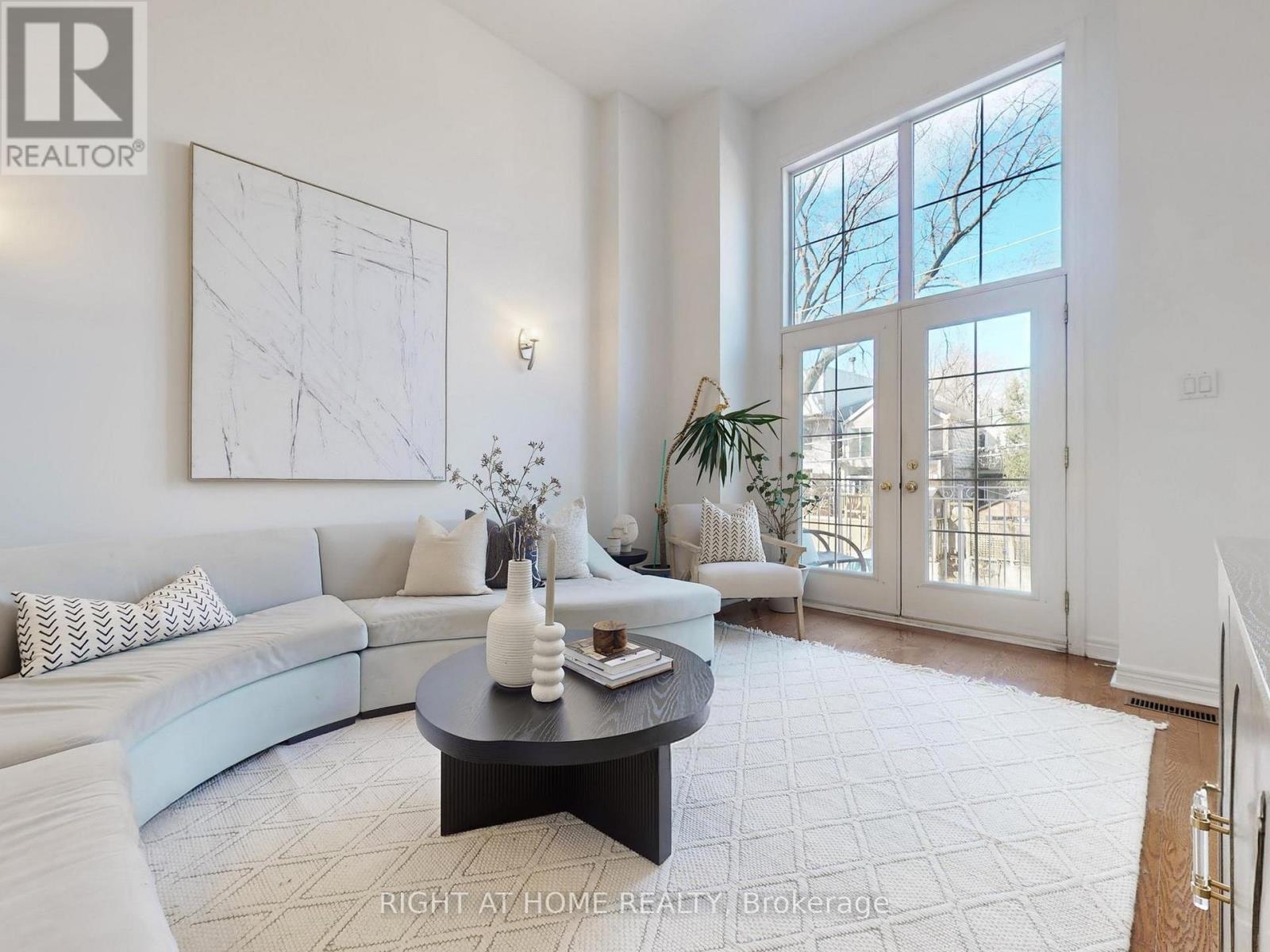 1021 Craven Road, Toronto, Ontario  M4J 4V7 - Photo 2 - E13025460