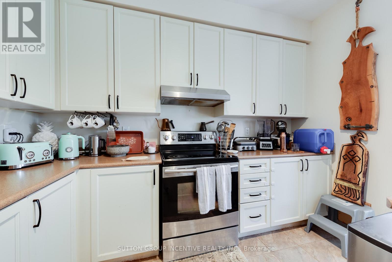 174 Maplewood Drive, Essa, Ontario  L3W 0G1 - Photo 6 - N13109832